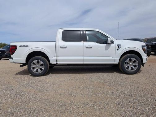 STAR WHITE METALLIC TRICOAT 2026 Ford F-150 Platinum