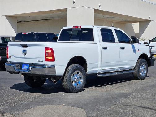 2021 RAM 3500 Tradesman Crew Cab 4x4 6'4' Box