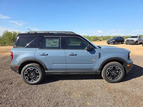 Azure Gray Metallic Tri-Coat 2026 Ford Bronco Sport Outer Banks