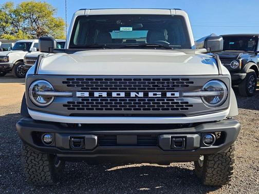 OXFORD WHITE 2025 Ford Bronco Badlands