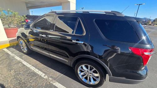 TUXEDO BLACK METALLIC 2015 Ford Explorer XLT