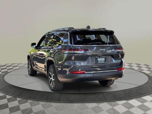 Baltic Gray Metallic Clearcoat 2023 Jeep Grand Cherokee L Limited