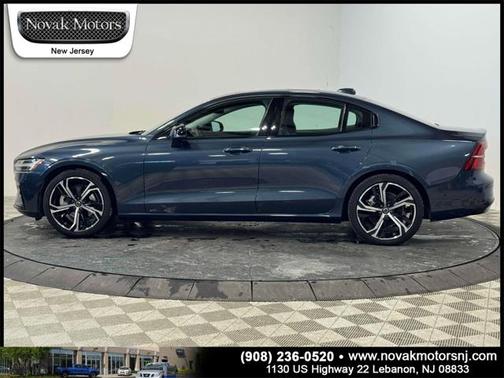 2024 Volvo S60 B5 Plus Dark Theme
