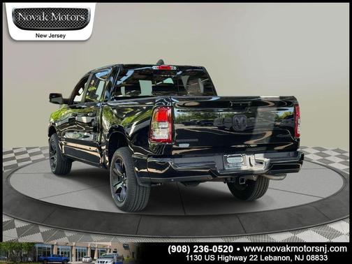 Diamond Black Crystal Pearlcoat 2023 RAM 1500 Big Horn/Lone Star