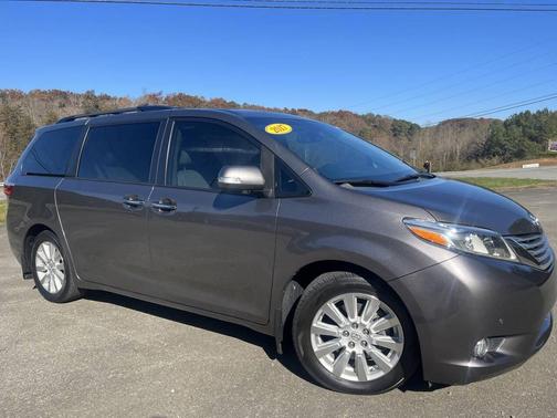 2017 Toyota Sienna Limited Premium