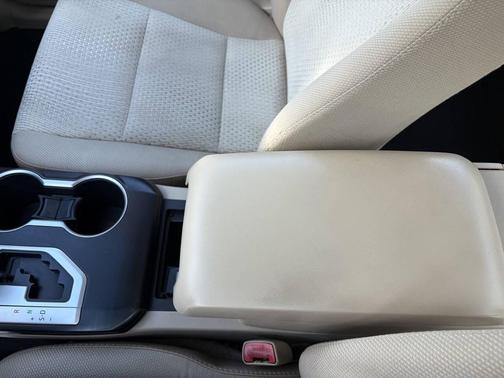Creme Brulee Mica 2014 Toyota Camry LE