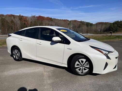 2018 Toyota Prius Four Touring