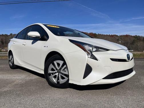 2018 Toyota Prius Four Touring