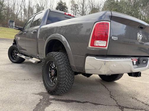 2018 RAM 2500 Laramie Crew Cab 4x4 6'4' Box