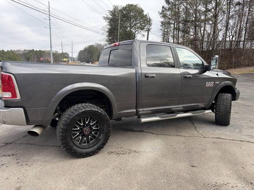 2018 RAM 2500 Laramie Crew Cab 4x4 6'4' Box