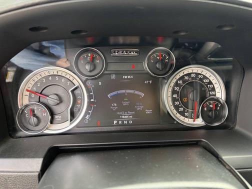 2018 RAM 2500 Laramie Crew Cab 4x4 6'4' Box