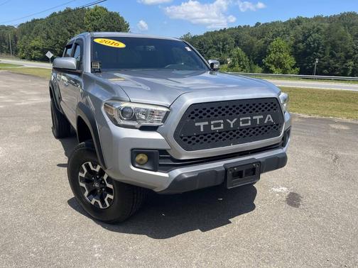 2016 Toyota Tacoma SR