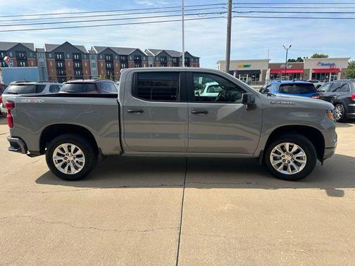 2025 Chevrolet Silverado 1500 Custom