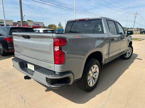 2025 Chevrolet Silverado 1500 Custom