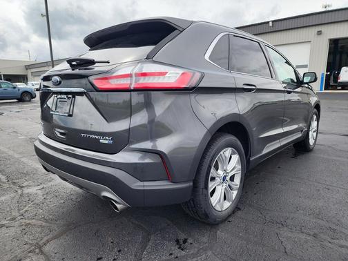 Magnetic Metallic 2019 Ford Edge Titanium