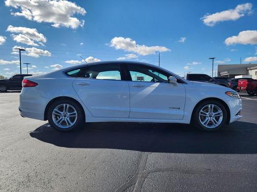 2018 Ford Fusion Hybrid SE