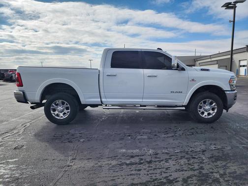 2020 RAM 2500 Laramie Crew Cab 4X4 6'4' Box