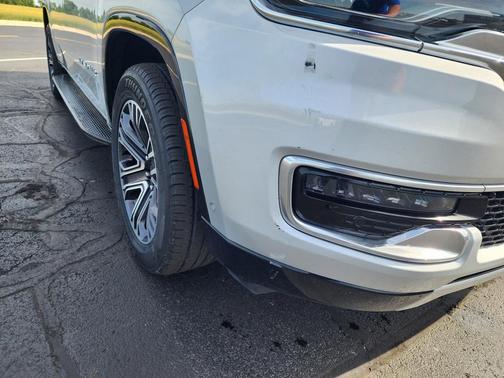 Silver Zynith 2024 Jeep Wagoneer L Series II 4x4