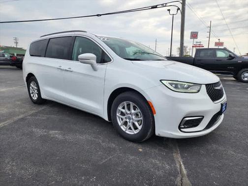 2022 Chrysler Pacifica Touring L