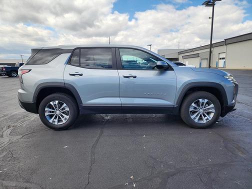 Sterling Gray Metallic 2025 Chevrolet Equinox 1LT