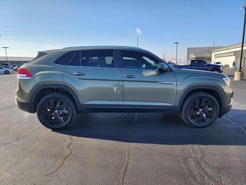 2025 Volkswagen Atlas Cross Sport 2.0T SE w/Technology 4MOTION