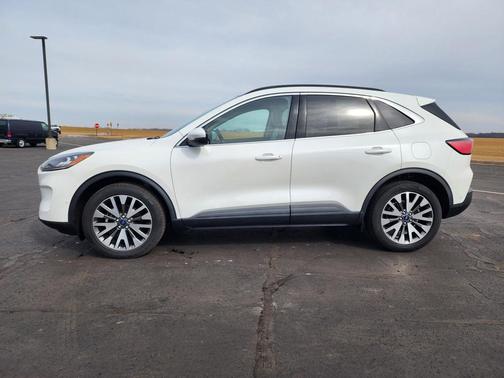 2020 Ford Escape Titanium