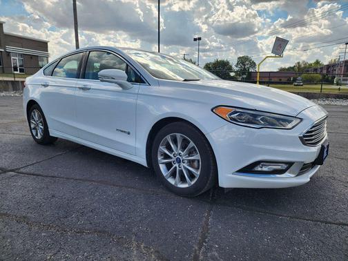 2017 Ford Fusion Hybrid SE