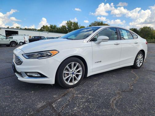2017 Ford Fusion Hybrid SE