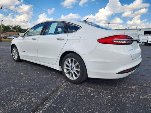 2017 Ford Fusion Hybrid SE