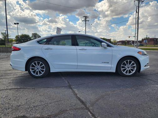 2017 Ford Fusion Hybrid SE
