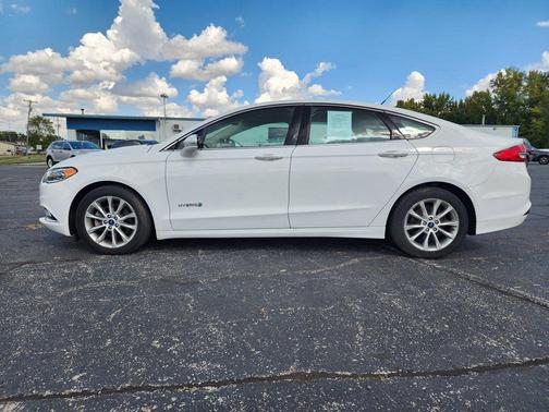 2017 Ford Fusion Hybrid SE