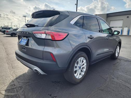 Carbonized Gray Metallic 2022 Ford Escape SE