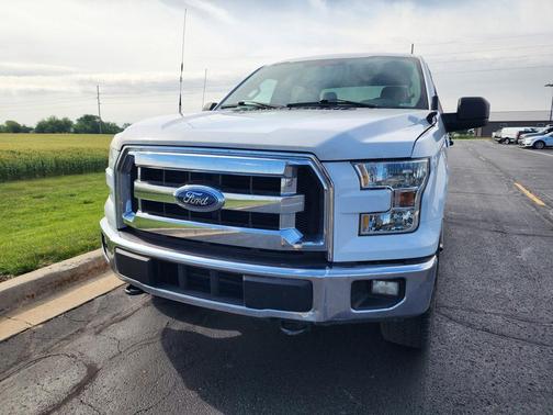 Oxford White 2017 Ford F-150 XLT