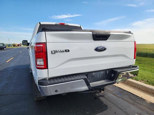 Oxford White 2017 Ford F-150 XLT