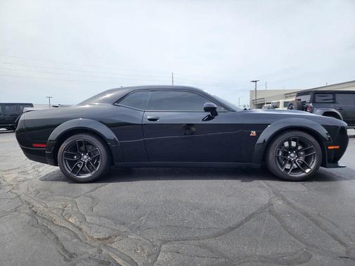 Pitch Black Clearcoat 2023 Dodge Challenger R/T Scat Pack Widebody