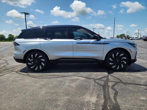 2024 Lincoln Nautilus Reserve