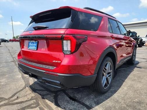 2025 Ford Explorer ST-Line