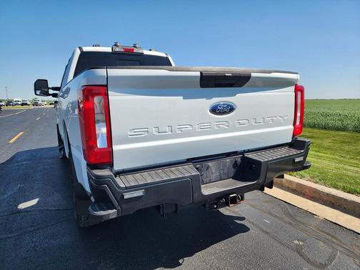 Oxford White 2023 Ford F-250 XL