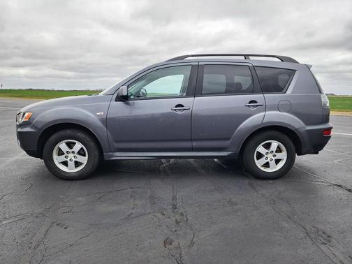 2010 Mitsubishi Outlander ES