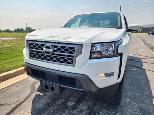 2022 Nissan Frontier SV