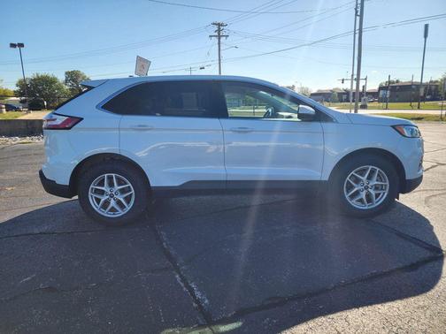 2022 Ford Edge SEL