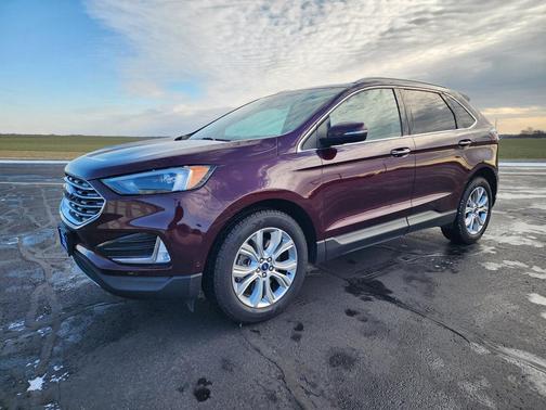 2022 Ford Edge Titanium