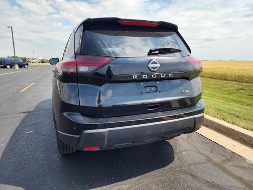 Super Black 2024 Nissan Rogue S