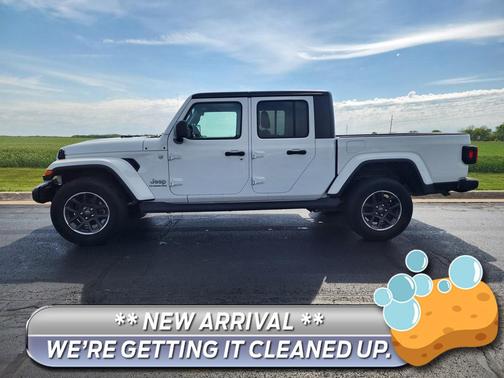Bright White Clearcoat 2021 Jeep Gladiator Overland