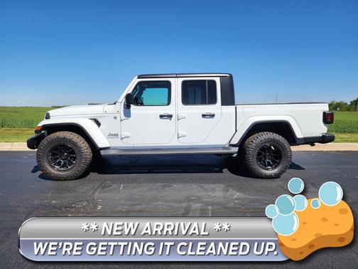 Bright White Clearcoat 2021 Jeep Gladiator Overland