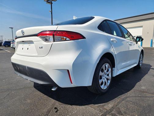 Ice Cap 2023 Toyota Corolla LE