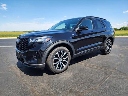 Agate Black Metallic 2026 Ford Explorer ST-Line