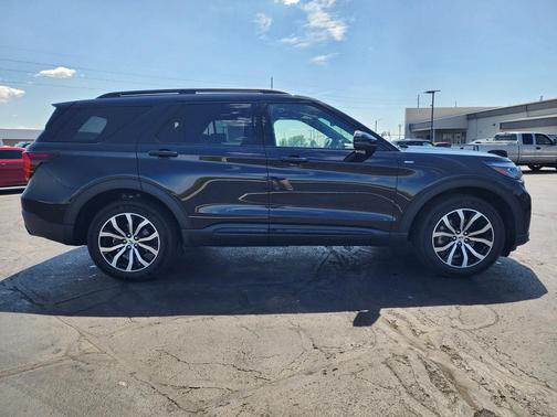 Agate Black Metallic 2026 Ford Explorer ST-Line