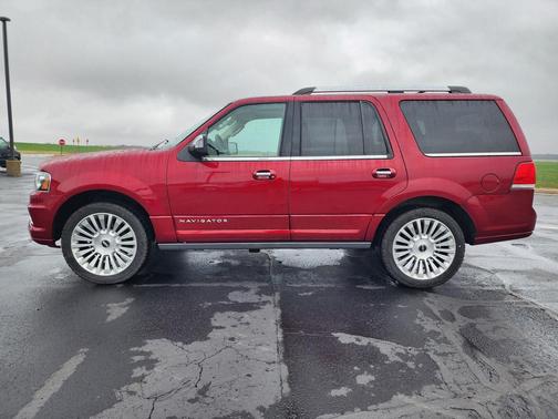 2015 Lincoln Navigator Base