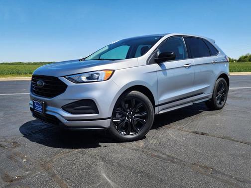 Iconic Silver Metallic 2024 Ford Edge SE
